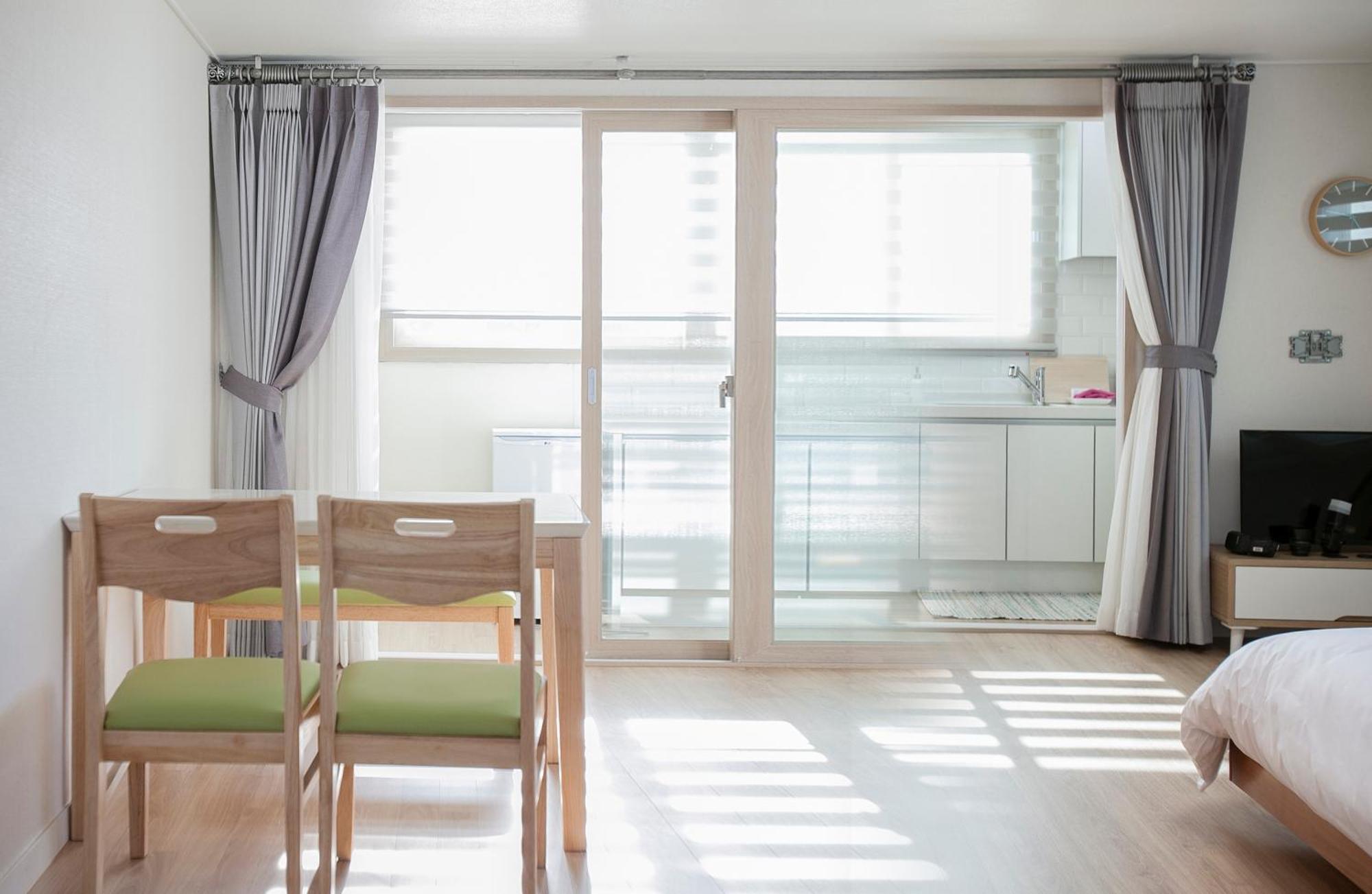Jeju Aria Pension Exterior foto