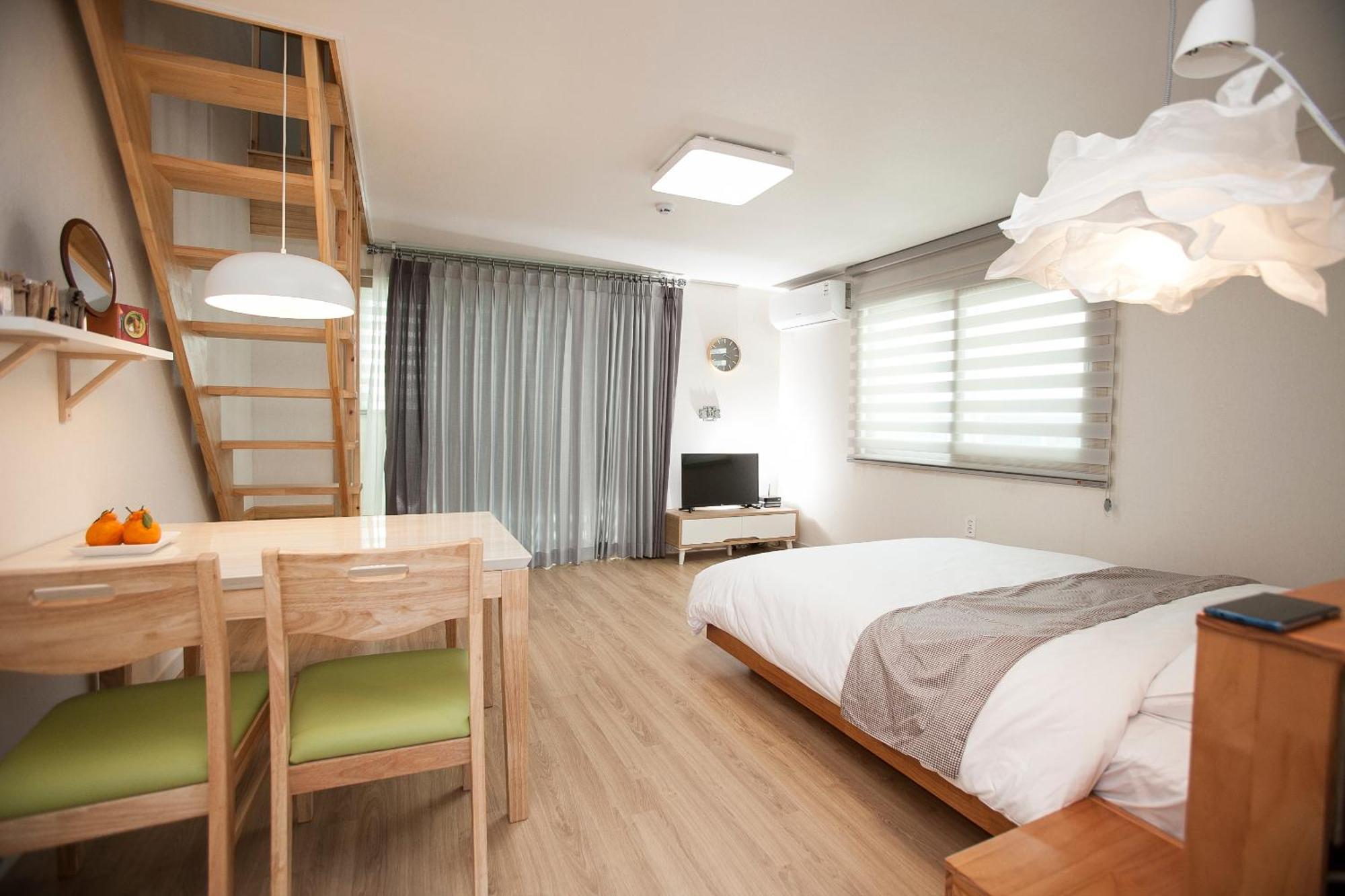 Jeju Aria Pension Exterior foto